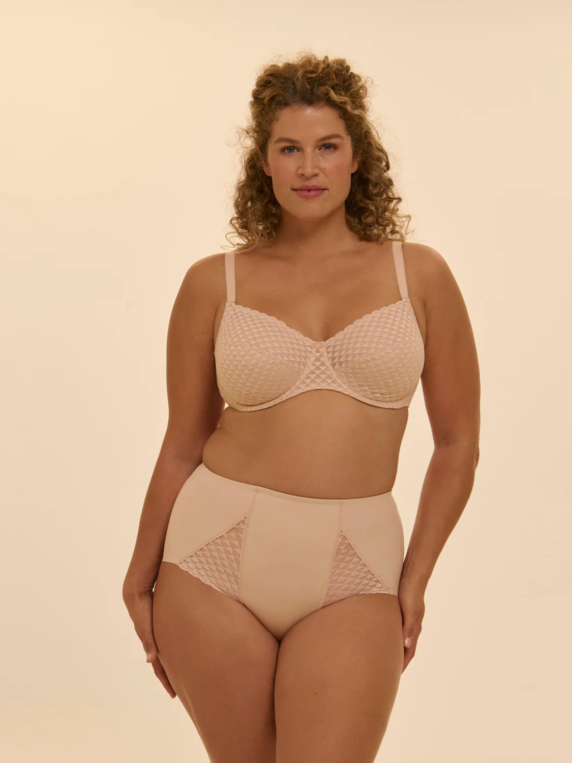 Up-sell PDP 2-Full cup support bra - Topaz Beige